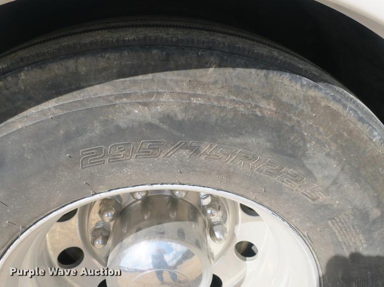 image for item DE3825 2005 Freightliner Alfa Seeya RV