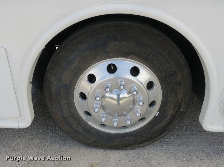 image for item DE3825 2005 Freightliner Alfa Seeya RV