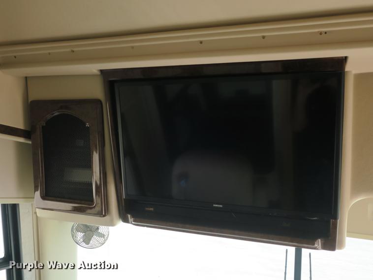 image for item DE3825 2005 Freightliner Alfa Seeya RV