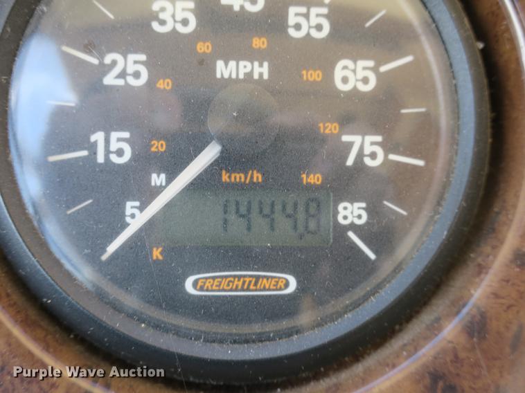 image for item DE3825 2005 Freightliner Alfa Seeya RV