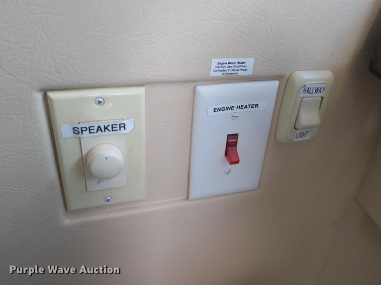 image for item DE3825 2005 Freightliner Alfa Seeya RV