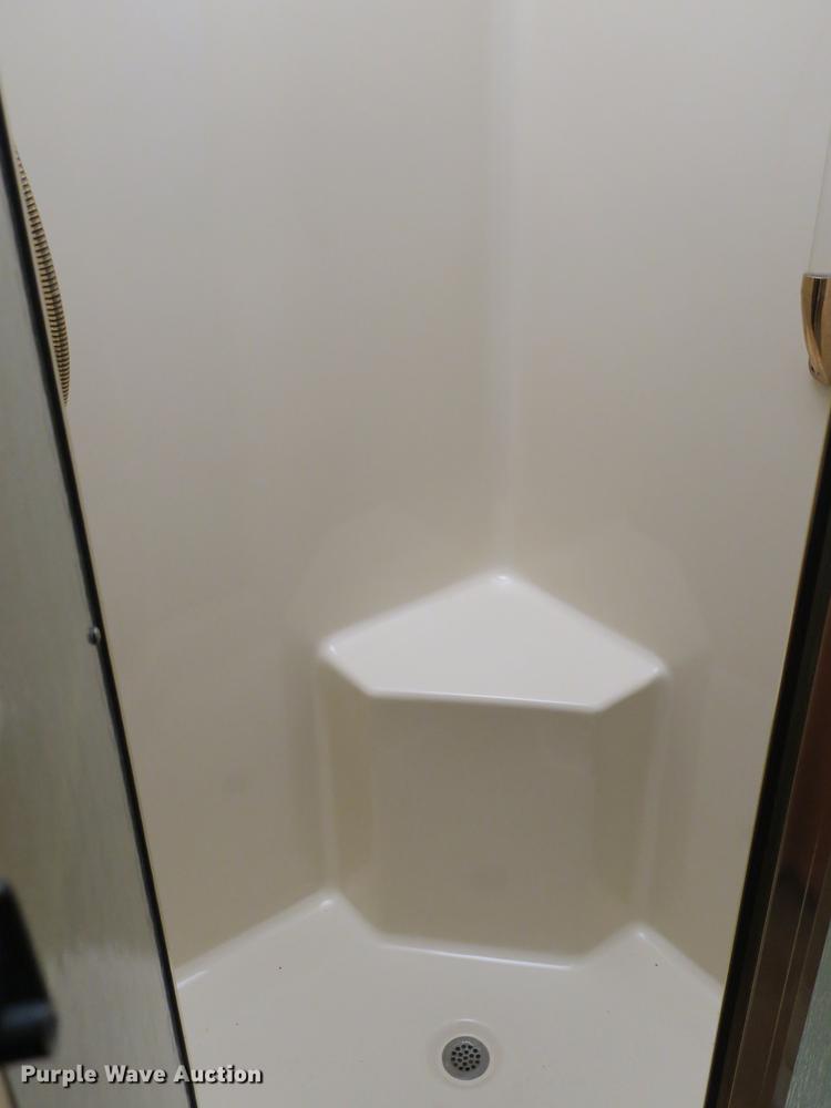 image for item DE3825 2005 Freightliner Alfa Seeya RV