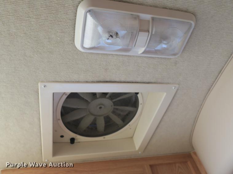 image for item DE3825 2005 Freightliner Alfa Seeya RV