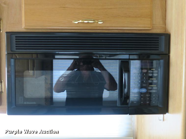 image for item DE3825 2005 Freightliner Alfa Seeya RV