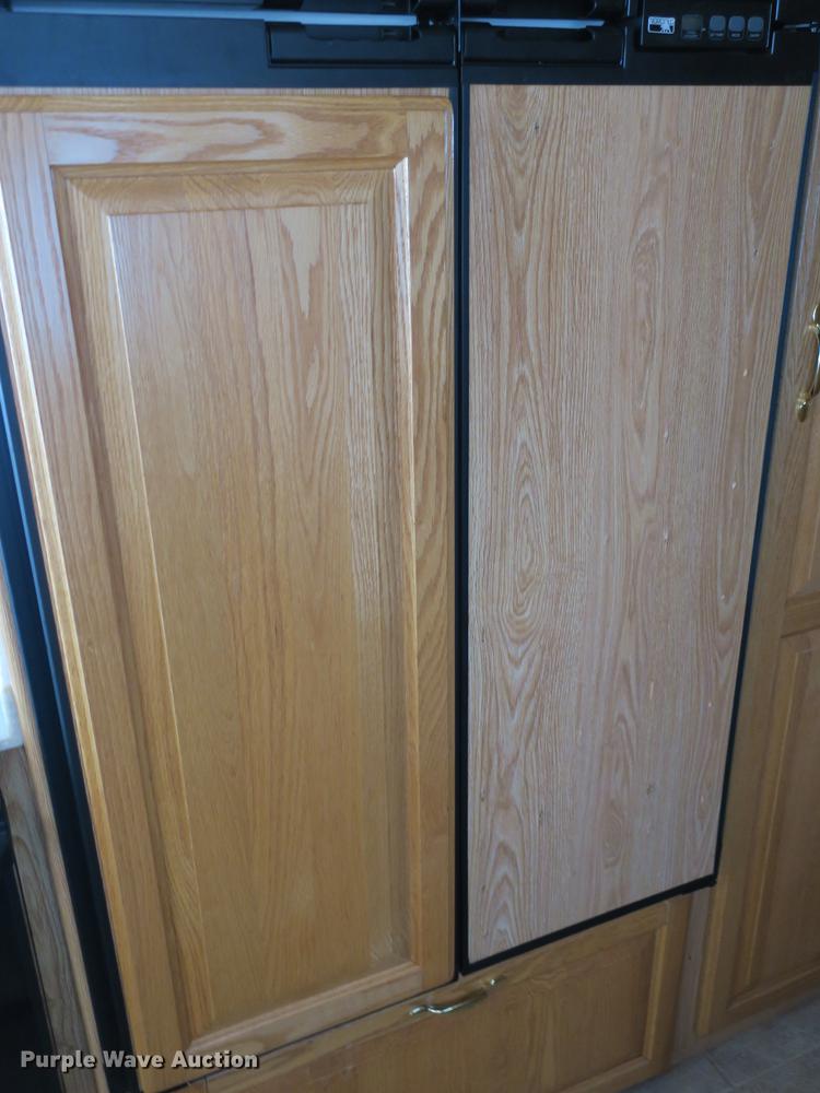 image for item DE3825 2005 Freightliner Alfa Seeya RV