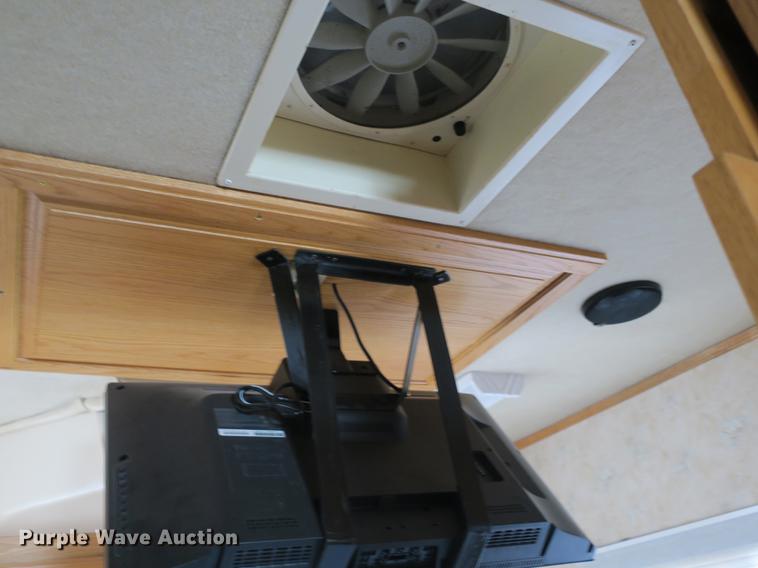 image for item DE3825 2005 Freightliner Alfa Seeya RV