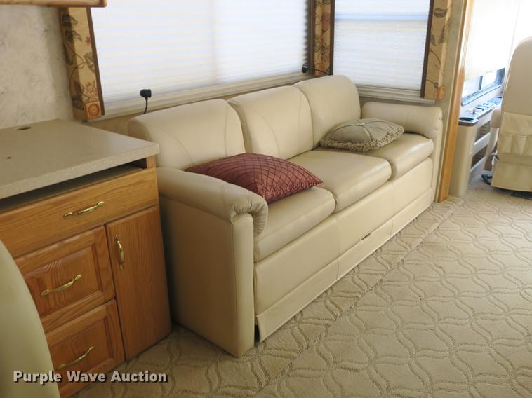 image for item DE3825 2005 Freightliner Alfa Seeya RV