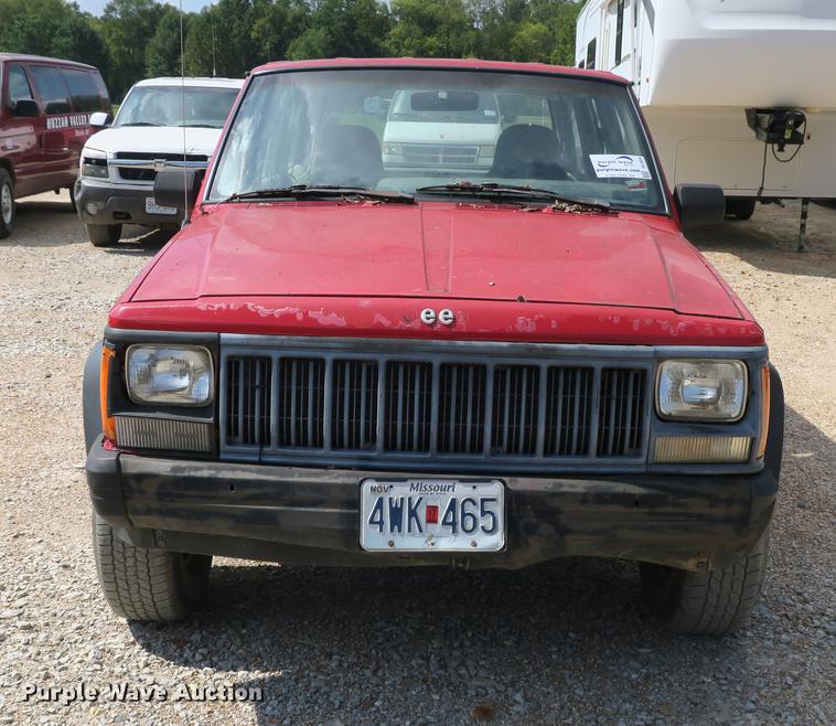 image for item DE3826 1995 Jeep Cherokee SUV