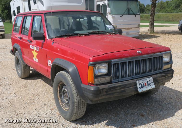 image for item DE3826 1995 Jeep Cherokee SUV