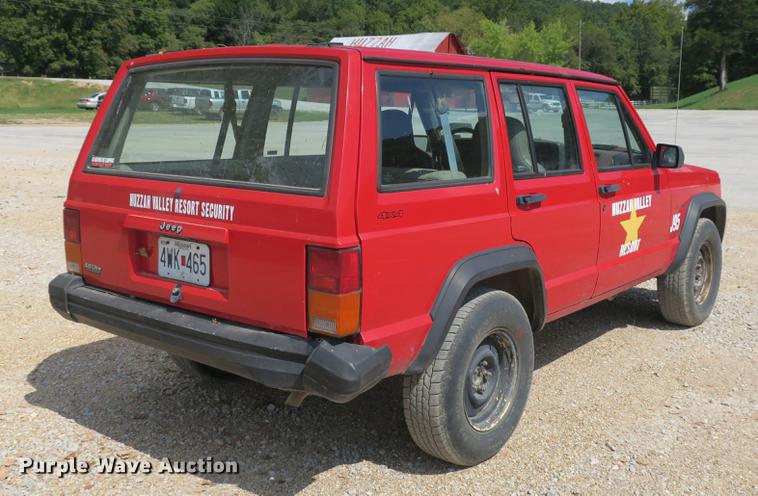 image for item DE3826 1995 Jeep Cherokee SUV