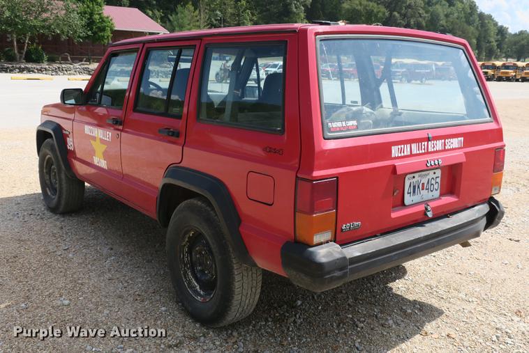 image for item DE3826 1995 Jeep Cherokee SUV