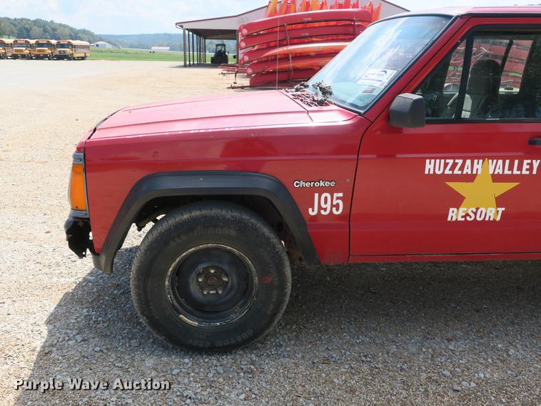 image for item DE3826 1995 Jeep Cherokee SUV