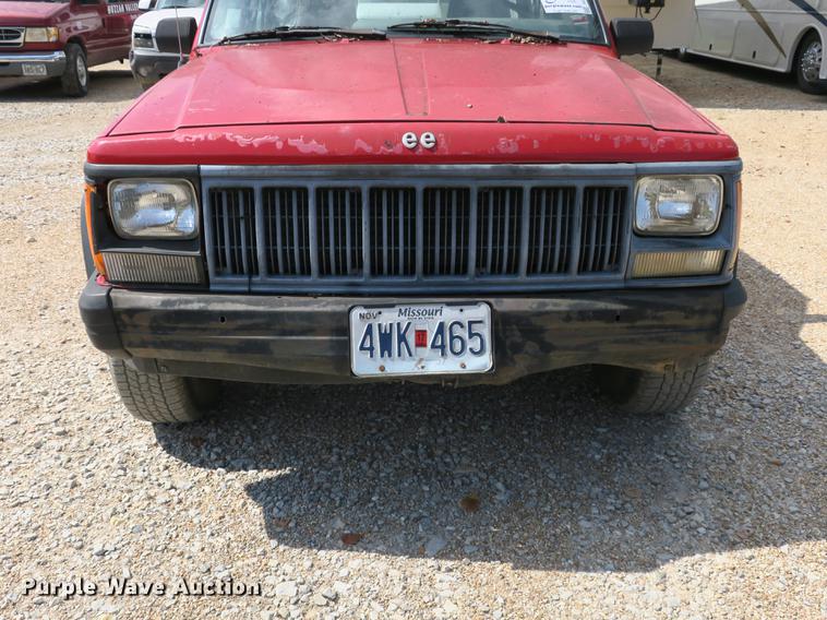 image for item DE3826 1995 Jeep Cherokee SUV