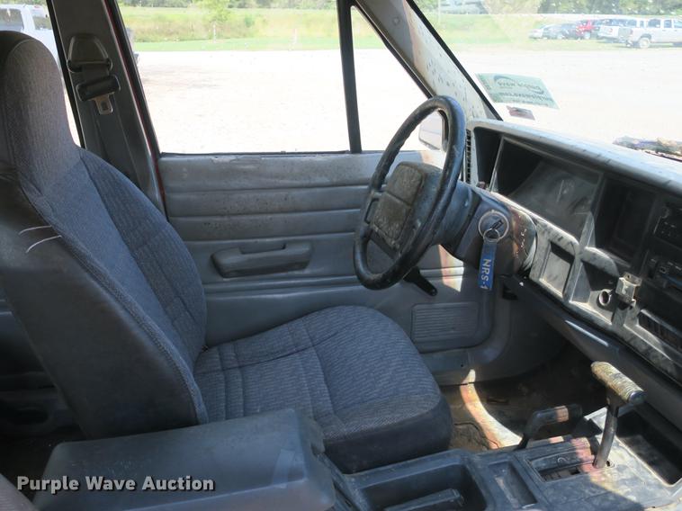 image for item DE3826 1995 Jeep Cherokee SUV