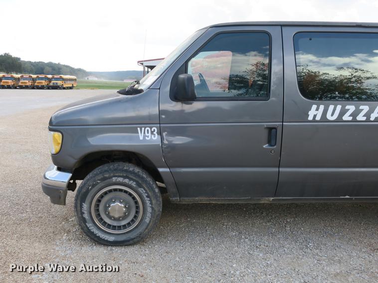 image for item DE3828 1993 Ford Club Wagon Custom XLT van