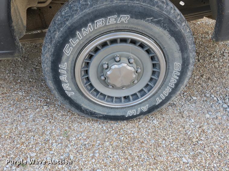 image for item DE3828 1993 Ford Club Wagon Custom XLT van