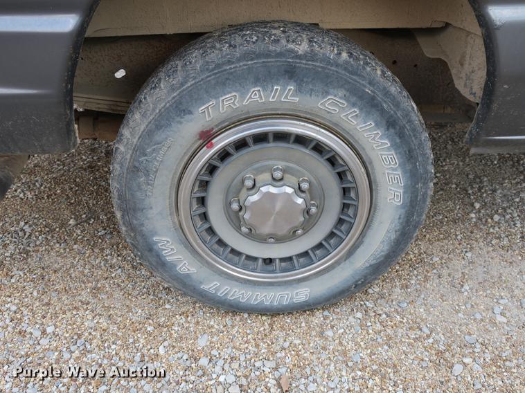 image for item DE3828 1993 Ford Club Wagon Custom XLT van