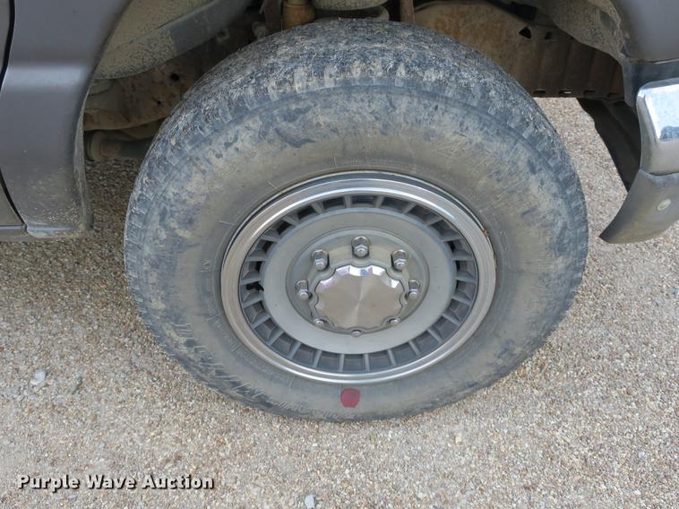 image for item DE3828 1993 Ford Club Wagon Custom XLT van