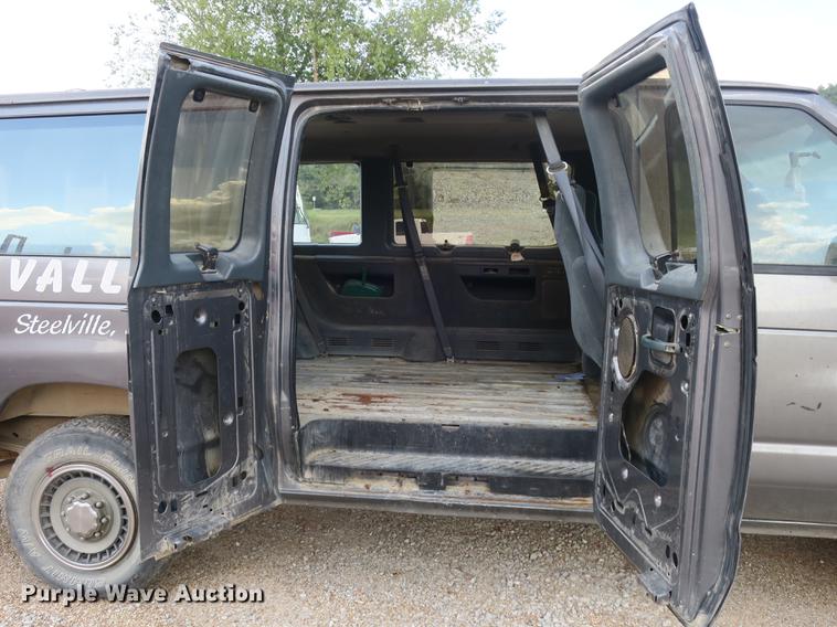 image for item DE3828 1993 Ford Club Wagon Custom XLT van