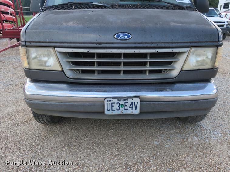 image for item DE3828 1993 Ford Club Wagon Custom XLT van