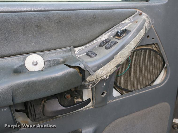 image for item DE3828 1993 Ford Club Wagon Custom XLT van