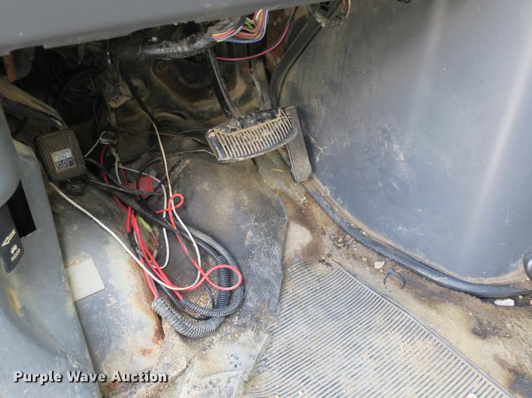 image for item DE3828 1993 Ford Club Wagon Custom XLT van