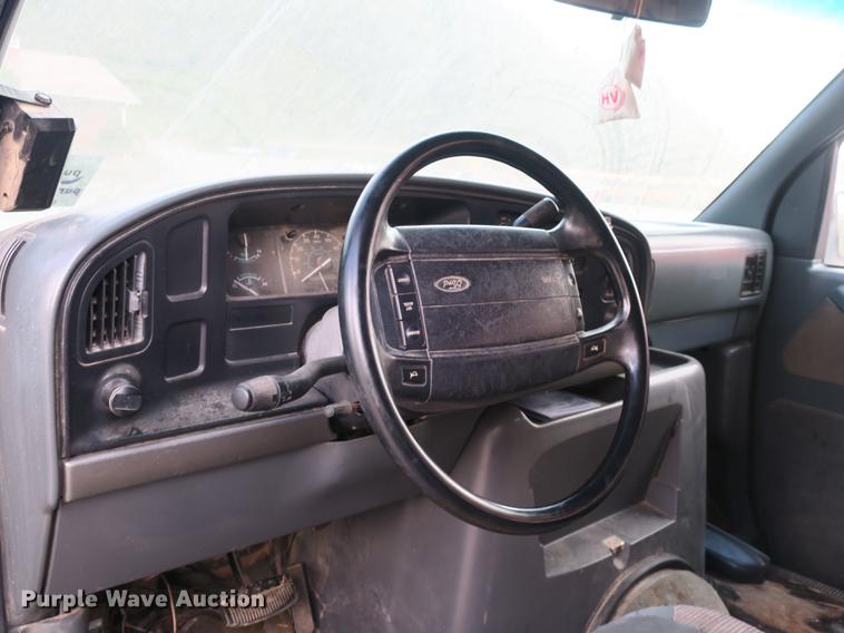 image for item DE3828 1993 Ford Club Wagon Custom XLT van