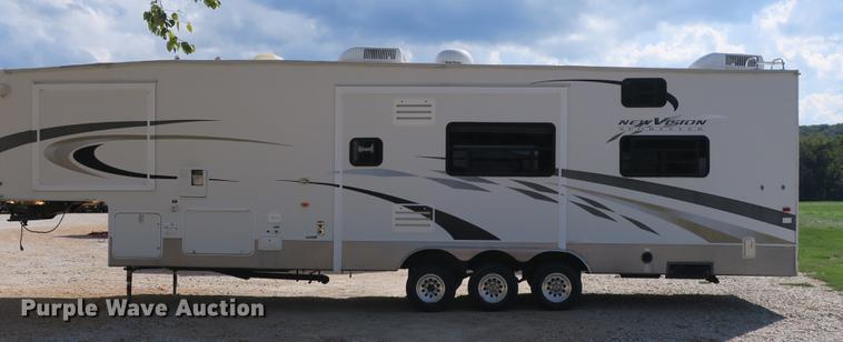 image for item DE3829 2006 KZ New Vision Sportster toy hauler camper