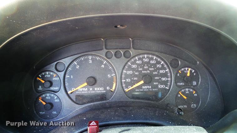 image for item DE4838 2001 Chevrolet S10 LS Ext. Cab pickup truck