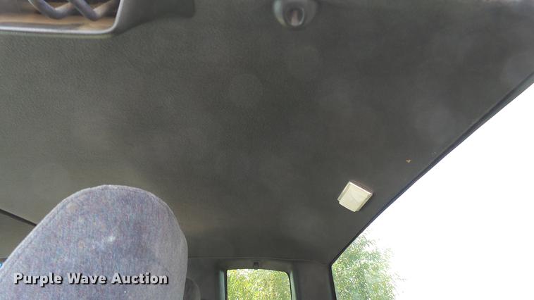 image for item DE4838 2001 Chevrolet S10 LS Ext. Cab pickup truck
