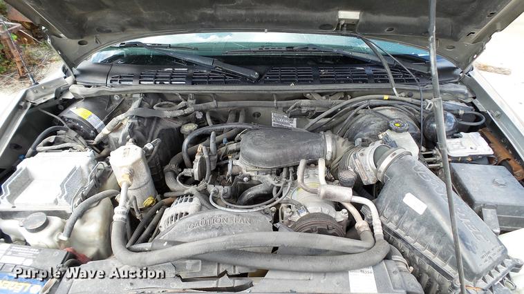image for item DE4838 2001 Chevrolet S10 LS Ext. Cab pickup truck
