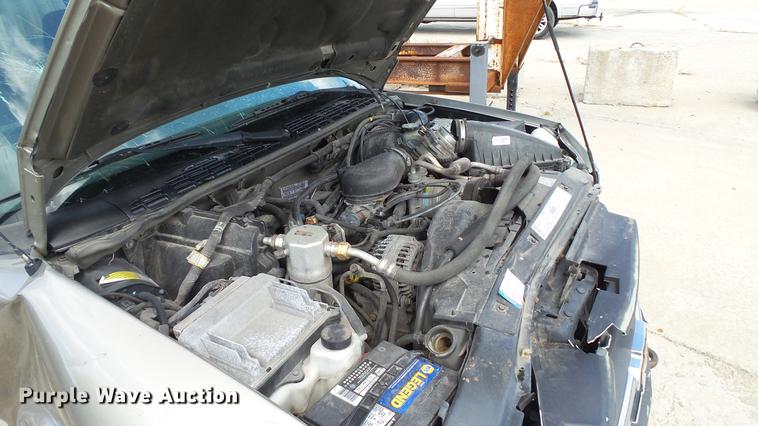 image for item DE4838 2001 Chevrolet S10 LS Ext. Cab pickup truck
