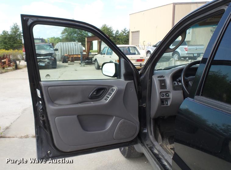 image for item DE4839 2001 Ford Escape XLT SUV