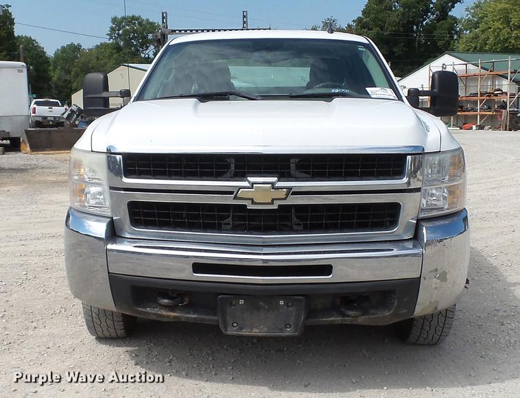 image for item DE4852 2009 Chevrolet Silverado 2500HD Ext. Cab utility bed  pickup truck