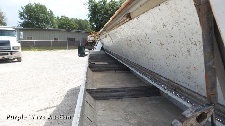 image for item DE4852 2009 Chevrolet Silverado 2500HD Ext. Cab utility bed  pickup truck