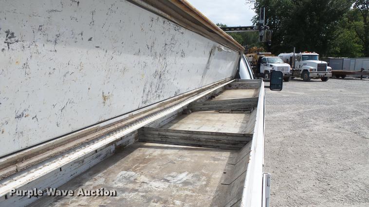 image for item DE4852 2009 Chevrolet Silverado 2500HD Ext. Cab utility bed  pickup truck