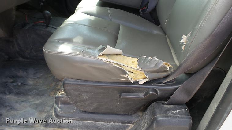 image for item DE4852 2009 Chevrolet Silverado 2500HD Ext. Cab utility bed  pickup truck