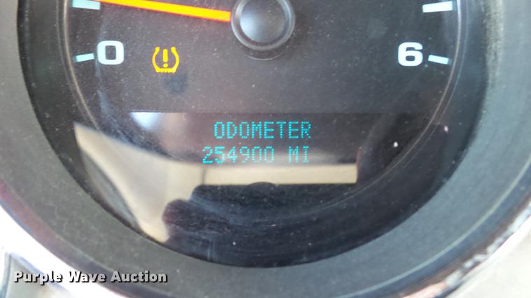 image for item DE4852 2009 Chevrolet Silverado 2500HD Ext. Cab utility bed  pickup truck