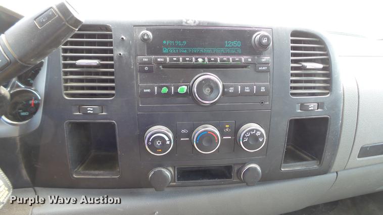 image for item DE4852 2009 Chevrolet Silverado 2500HD Ext. Cab utility bed  pickup truck