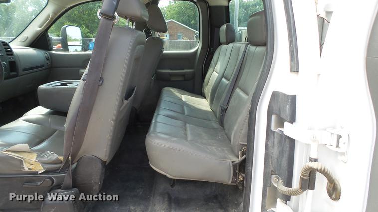 image for item DE4852 2009 Chevrolet Silverado 2500HD Ext. Cab utility bed  pickup truck