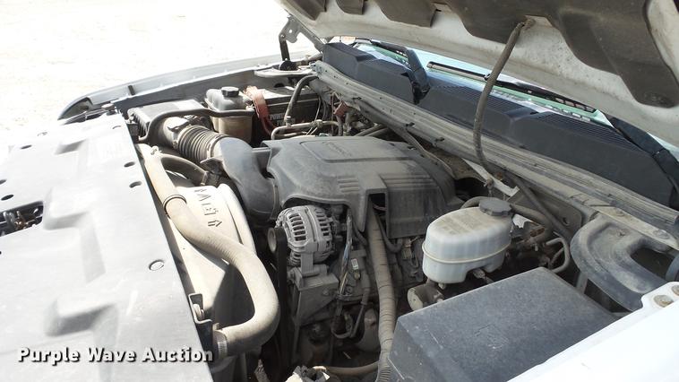 image for item DE4852 2009 Chevrolet Silverado 2500HD Ext. Cab utility bed  pickup truck