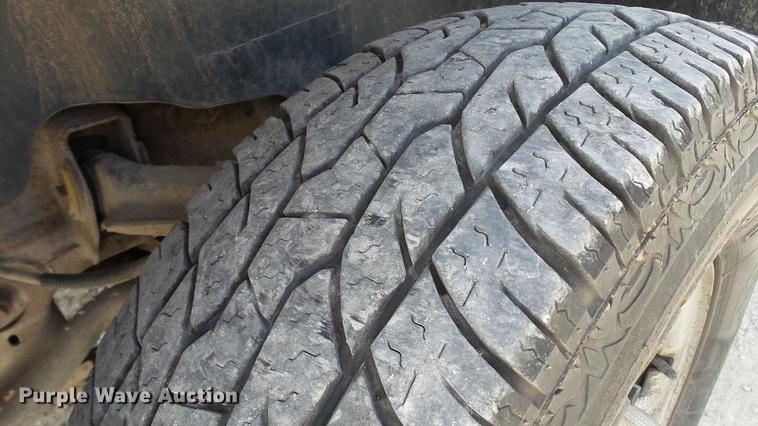 image for item DE4852 2009 Chevrolet Silverado 2500HD Ext. Cab utility bed  pickup truck