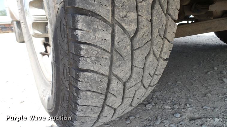 image for item DE4852 2009 Chevrolet Silverado 2500HD Ext. Cab utility bed  pickup truck