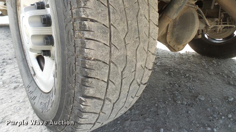 image for item DE4852 2009 Chevrolet Silverado 2500HD Ext. Cab utility bed  pickup truck