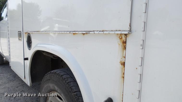 image for item DE4852 2009 Chevrolet Silverado 2500HD Ext. Cab utility bed  pickup truck