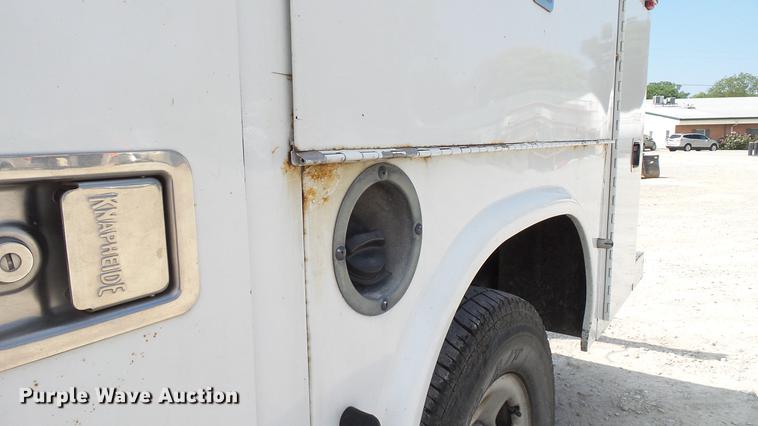 image for item DE4852 2009 Chevrolet Silverado 2500HD Ext. Cab utility bed  pickup truck