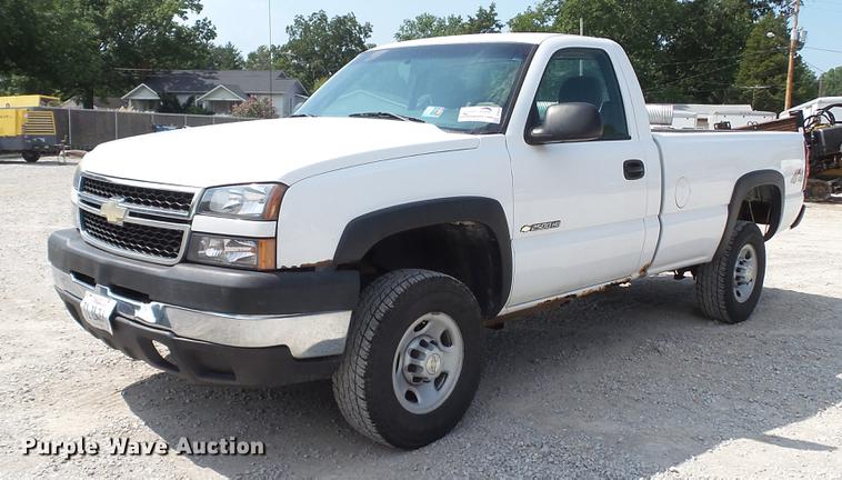 image for item DE4853 2006 Chevrolet Silverado 2500HD pickup truck
