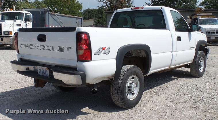 image for item DE4853 2006 Chevrolet Silverado 2500HD pickup truck