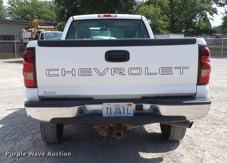 image for item DE4853 2006 Chevrolet Silverado 2500HD pickup truck