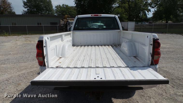 image for item DE4853 2006 Chevrolet Silverado 2500HD pickup truck